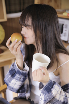 《漂亮的女邻居》免费观看